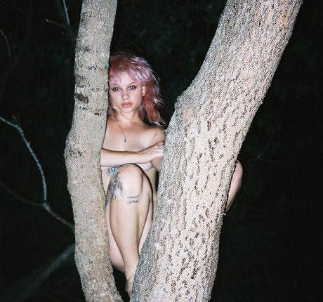 adolescente rousse onlyfans plutôt sexy galerie