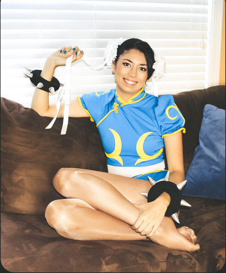 Uncanny Megan star du porno de haute qualité images