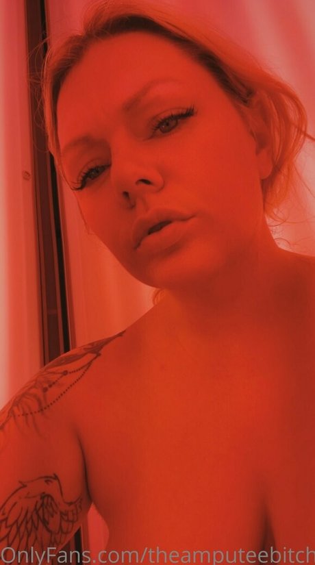 theamputeebitch jolie star du porno photo