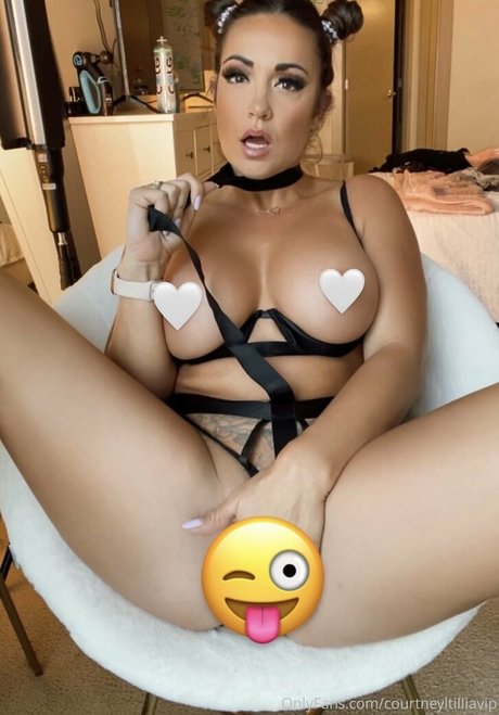 CourtneyTillia modèle hd photo