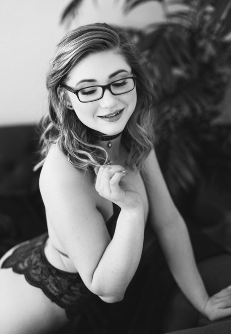 Ally Sha star pornographique image