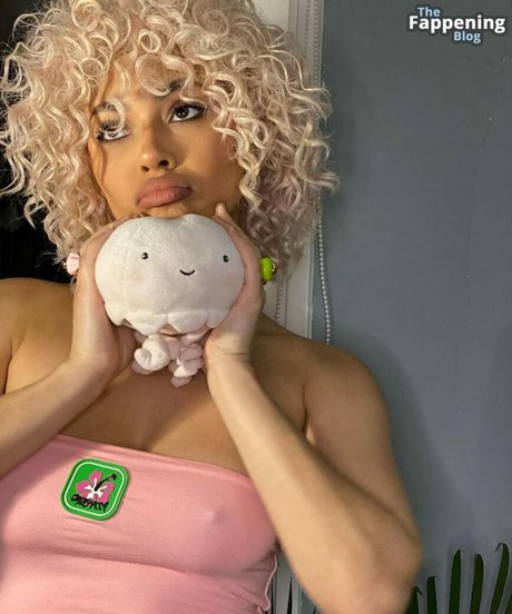 Mykeesha Nelson modèle chaud images