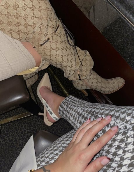 blonde étudiante onlyfans art érotique photo