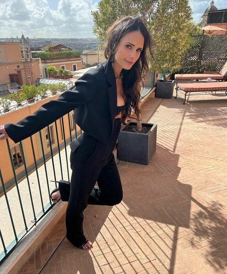 Jordana Brewster modèle parfait galeries