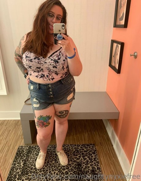 naughtynyxiefree actrice porno galerie