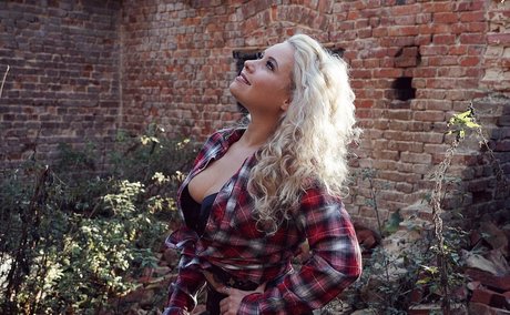 mamelons gonflés onlyfans érotique chaud archive