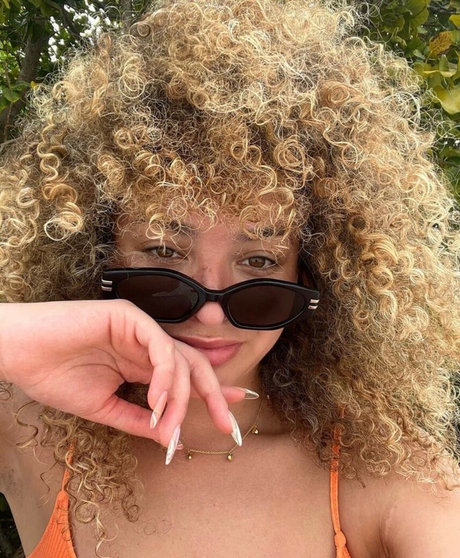 Ella Eyre actrice adulte photo