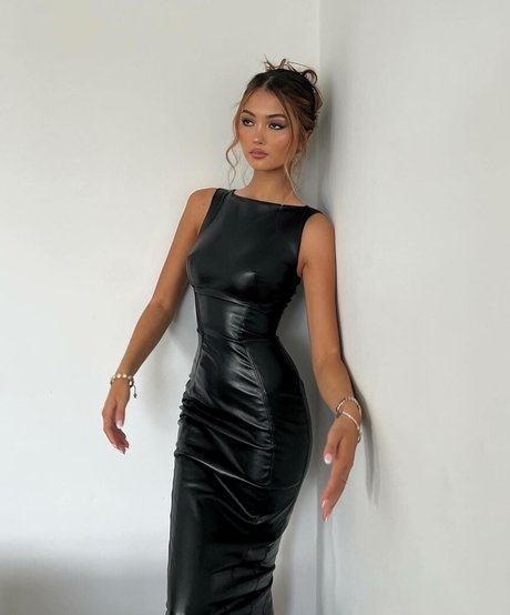 Audrey Thompson modèle adulte des photos