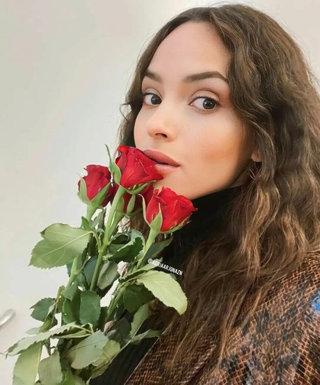 Adria Arjona actrice pornographique photo