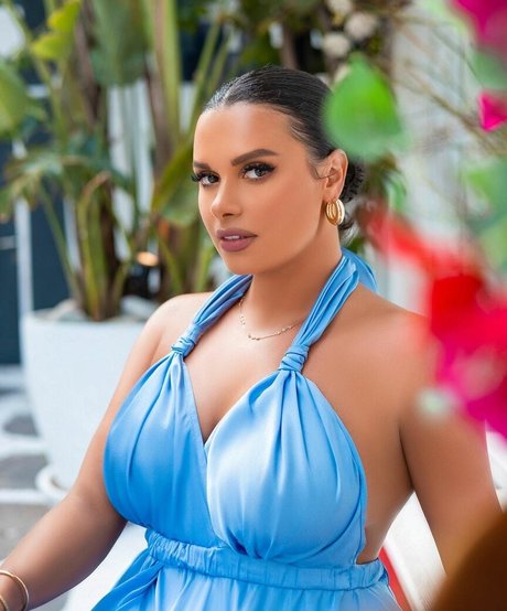 chatte chauve onlyfans érotique collection