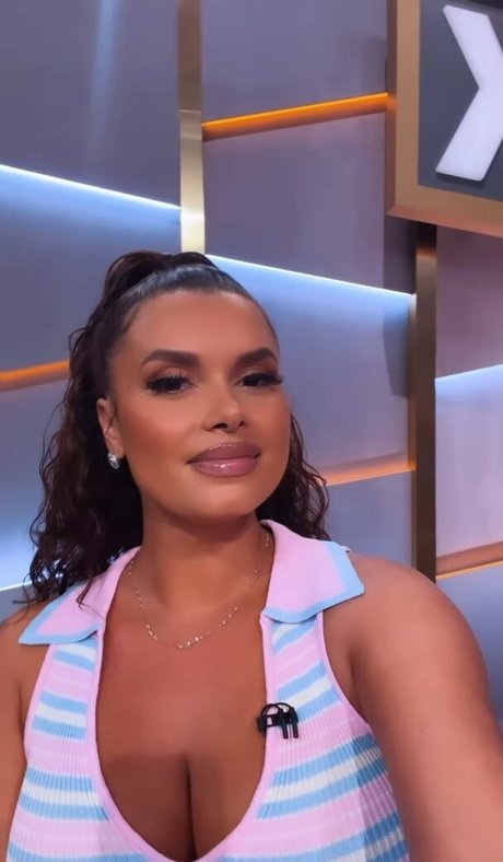 Joy Taylor actrice de nus galeries