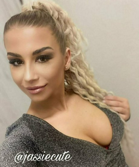 miabootyfree actrice exclusive photo