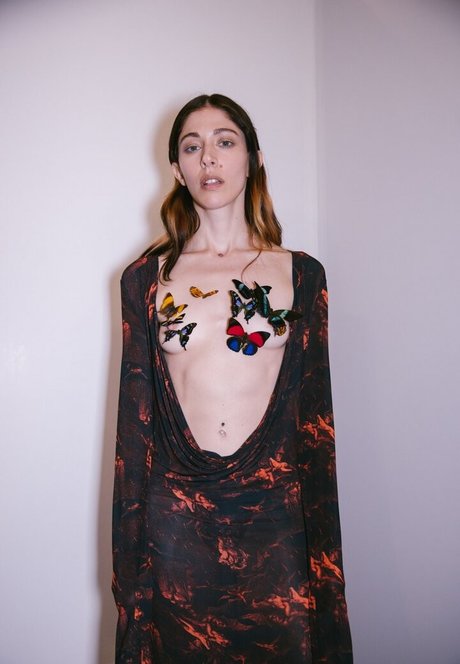 Caroline Polachek star pornographique archive