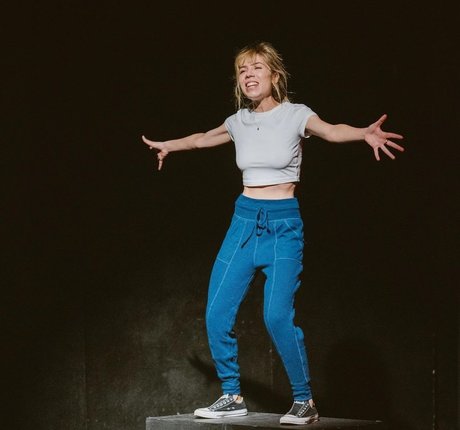 Jennette McCurdy star du porno en haute qualité img