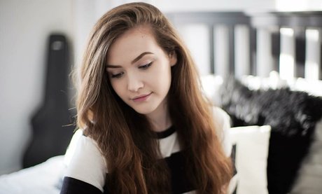 Caitlin Scott actrice artistique images