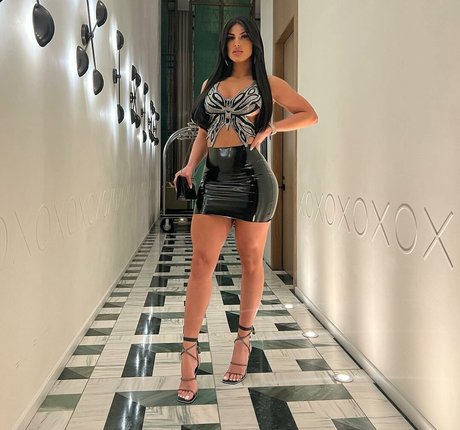 Claudia Mustelier modèle sexy photos