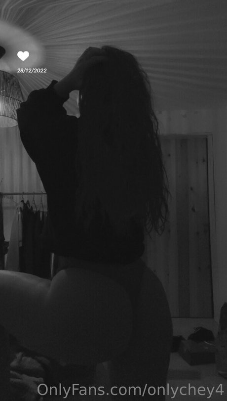 onlychey04 modèle sympa img