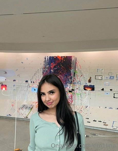 em1lina modèle joli image