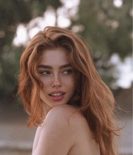 Eden Chanel modèle pornographique des photos