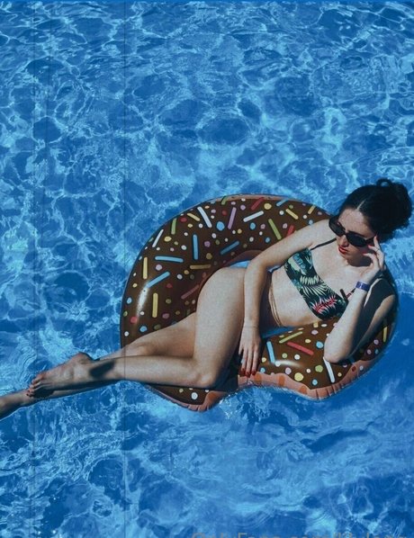 lilylong actrice de nus images