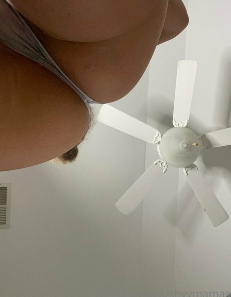 shyymamas modèle chaud photo