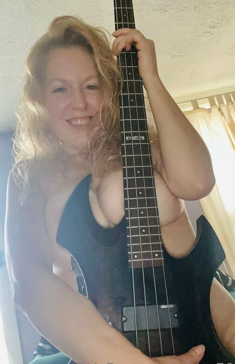 trishw76 star exclusive photos