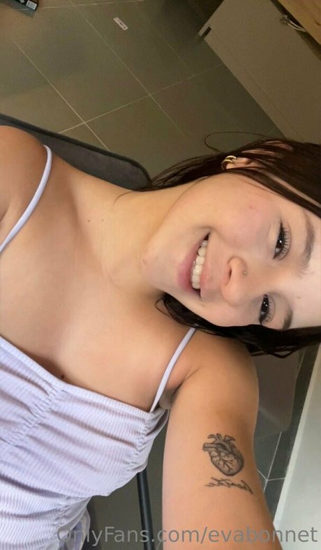 evabonnet étoile xxx archive