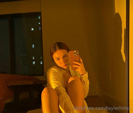 taylerhillss actrice des photos