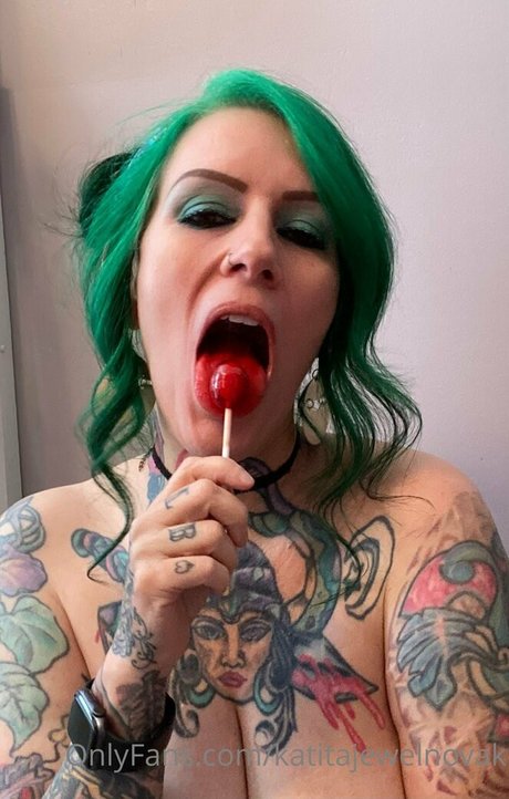 katitajewelnovak actrice chaude photos