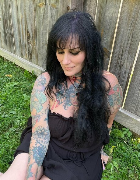 katitajewelnovak actrice nue image