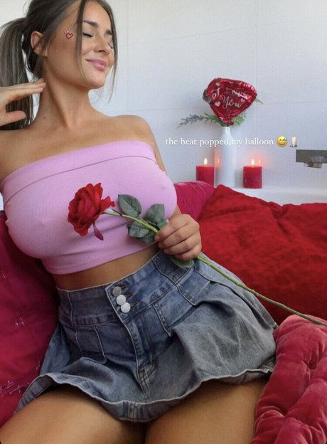 Emily Bright star du porno en haute qualité img