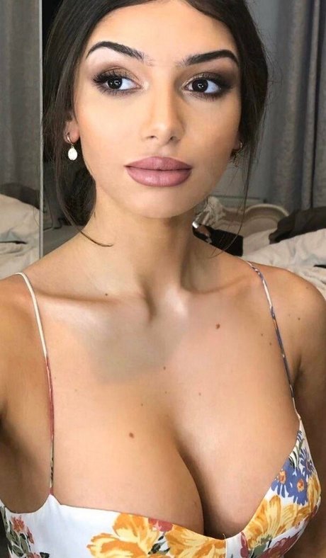 Mimi Keene jolie star du porno archive