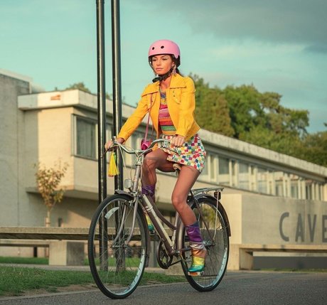 Mimi Keene meilleure étoile photo