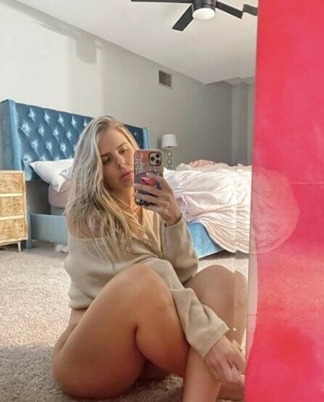 Elena Davies nus star du porno photo