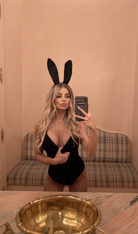 Katy Marioni modèle sexy image