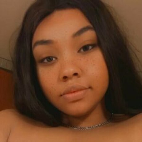 Iris black21 star du porno parfaite des photos