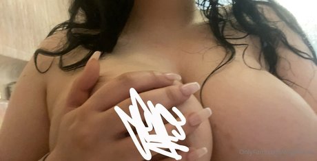 Angelinuhz star du porno hd img