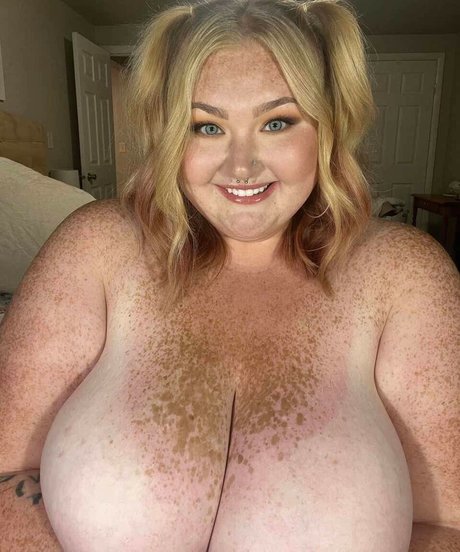 Kait Freckles modèle hd photos