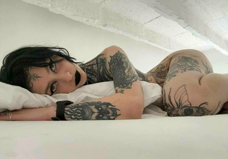 chatte dégoulinante et humide onlyfans chaud adulte des photos