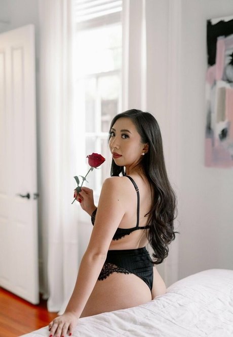 egirlren actrice libre photos