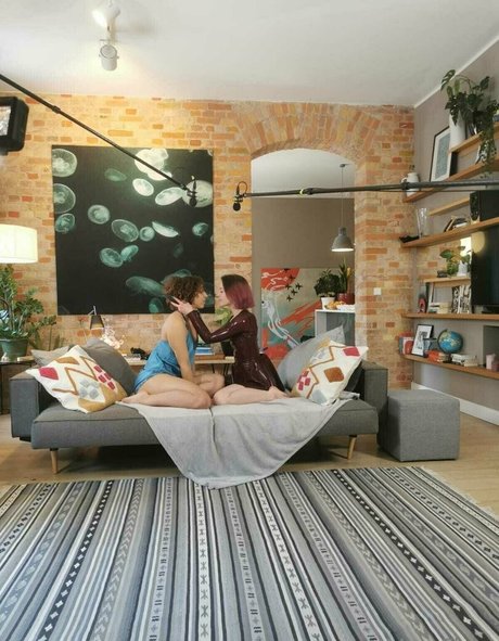 Miss Flora Femdom joli modèle img