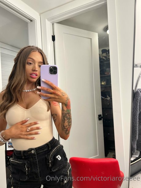 Woah Vicky star du porno parfaite photo