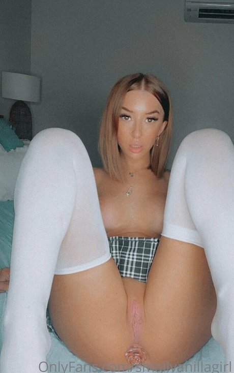 THE SMALL VANILLA GIRLL meilleure star du porno galerie