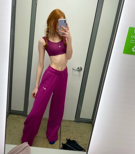 RedXXXSuede étoile érotique des photos