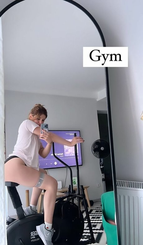 Buse yilmaz haut de star du porno galerie