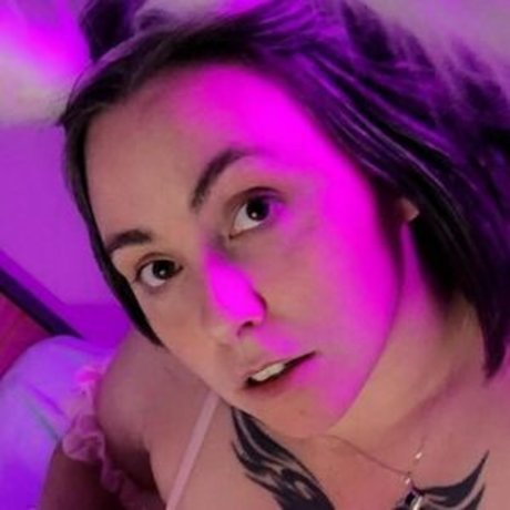 Devious Adorei star du porno belle galeries