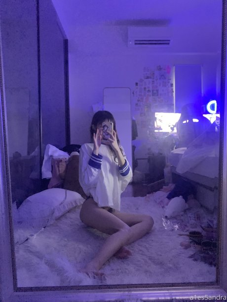 A1es5andra jolie étoile image