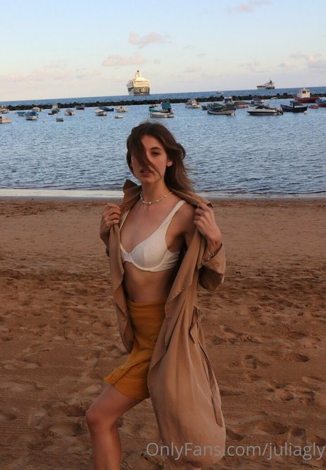 Julia Gauly actrice de grande qualité images