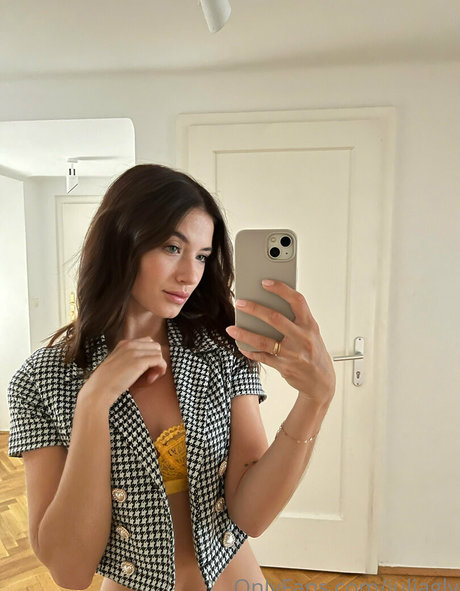 Julia Gauly jolie étoile images