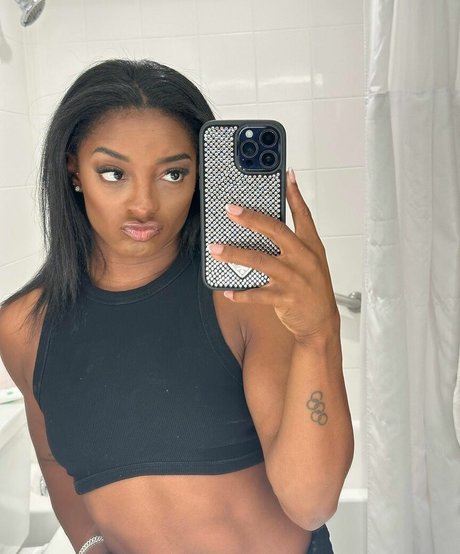 Simone Biles actrice chaude galerie